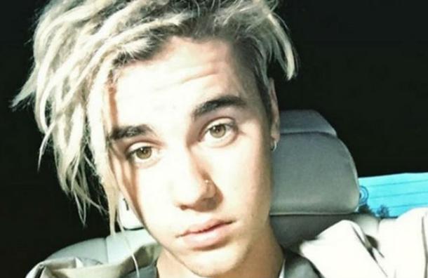 Justin Bieber pide aprobación de sus fans para volver a uno de sus looks más llamativos